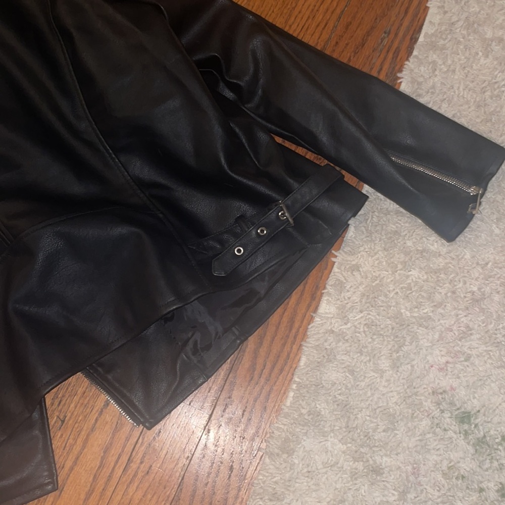 Black jacket - Picture 11 of 12